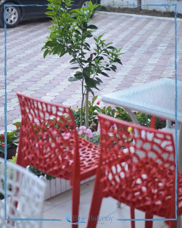 Blue Balcony Hotel 格勒姆 外观 照片