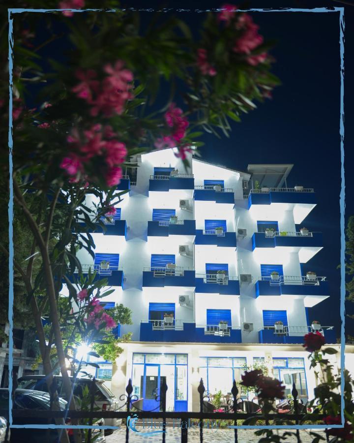 Blue Balcony Hotel 格勒姆 外观 照片