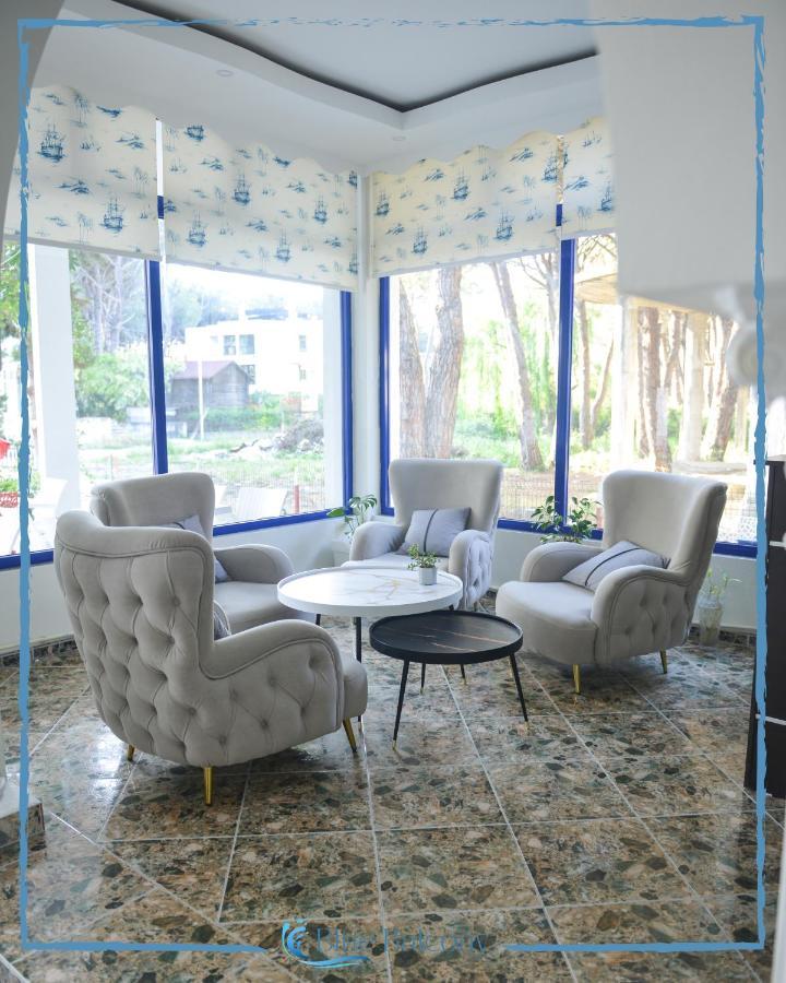Blue Balcony Hotel 格勒姆 外观 照片