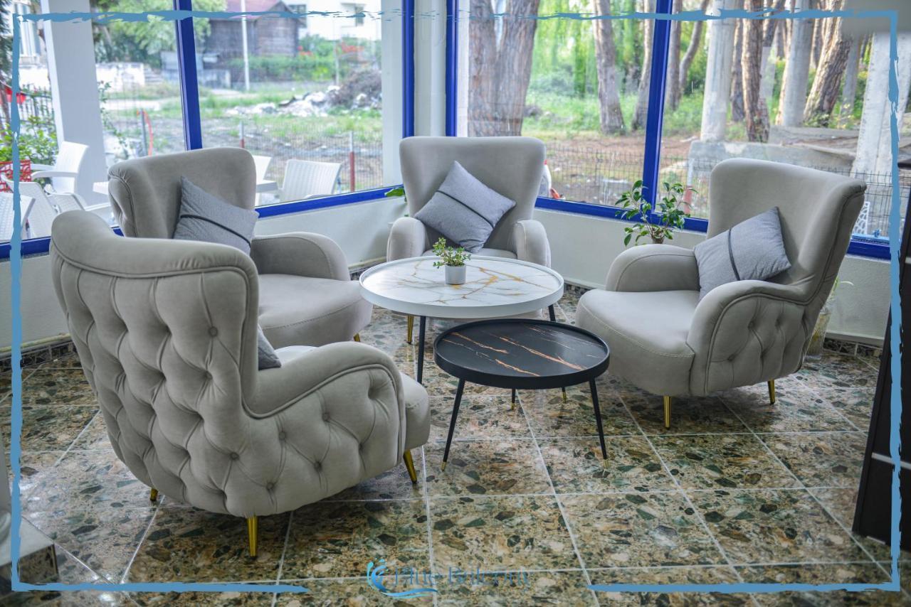 Blue Balcony Hotel 格勒姆 外观 照片