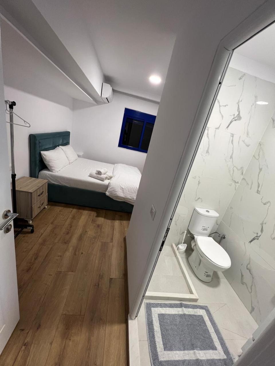 Blue Balcony Hotel 格勒姆 外观 照片