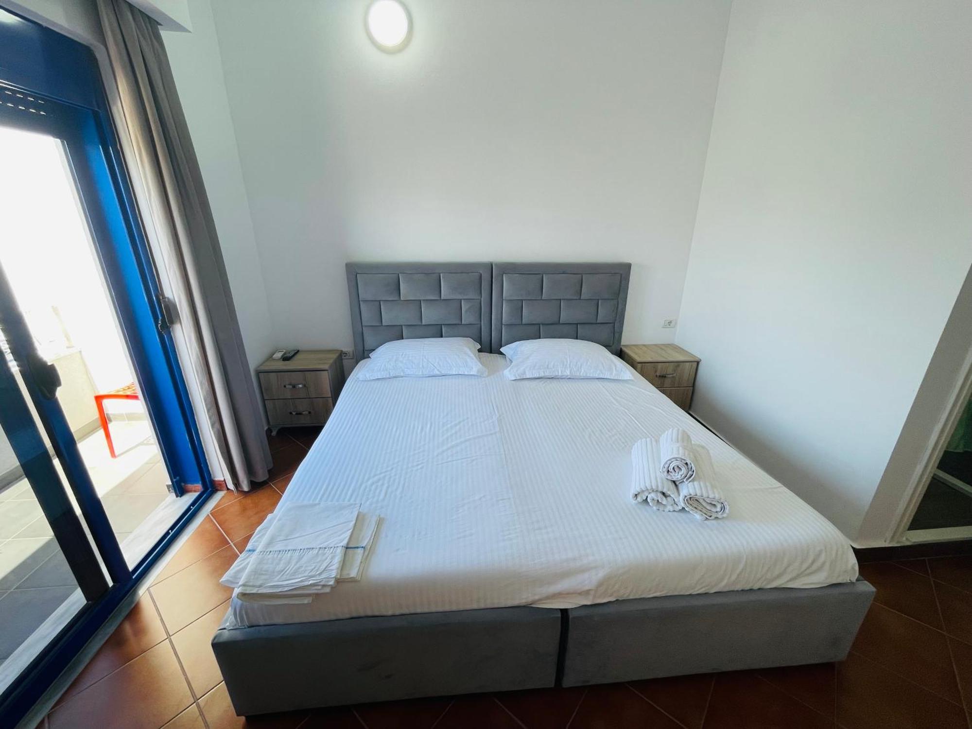 Blue Balcony Hotel 格勒姆 外观 照片
